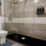 Апартаменти Cinema Lounge 2bed Centre Free Parking