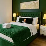 Cinema Lounge 2bed Centre Free Parking Апартаменти