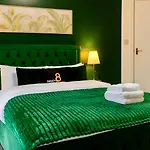 Апартаменти Cinema Lounge 2bed Centre Free Parking