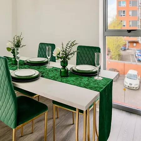 Cinema Lounge 2bed Centre Free Parking Апартаменти *