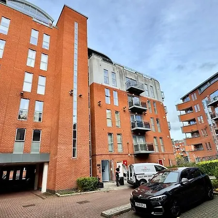 Cinema Lounge 2bed Centre Free Parking Leeds (West Yorkshire)