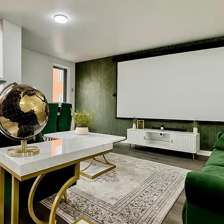Luxury Cinema Lounge 2bed Centre Free Parking