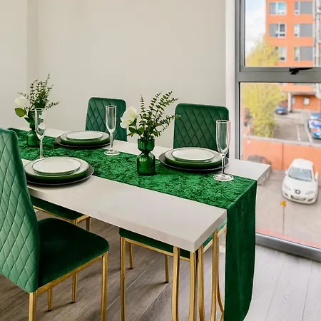 Cinema Lounge 2bed Centre Free Parking Апартаменты *