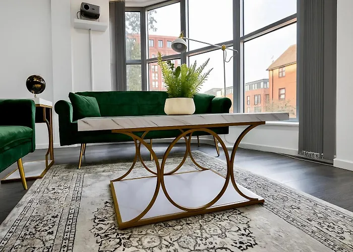 Апартаменти Cinema Lounge 2bed Centre Free Parking