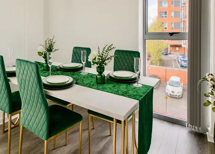 Cinema Lounge 2bed Centre Free Parking Апартаменти *